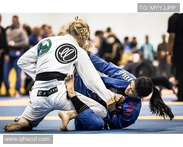 美女与男人的摔跤对决谁能赢得最终胜利引发热议